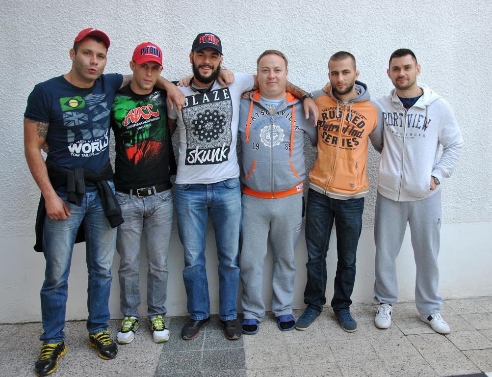 סופיה 10 Coins Hostel & Tours מראה חיצוני תמונה