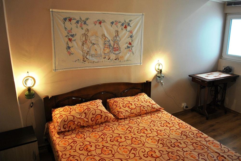 סופיה 10 Coins Hostel & Tours מראה חיצוני תמונה