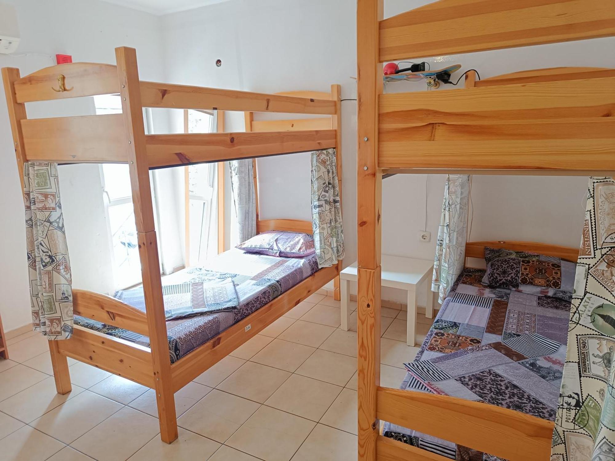 סופיה 10 Coins Hostel & Tours חדר תמונה