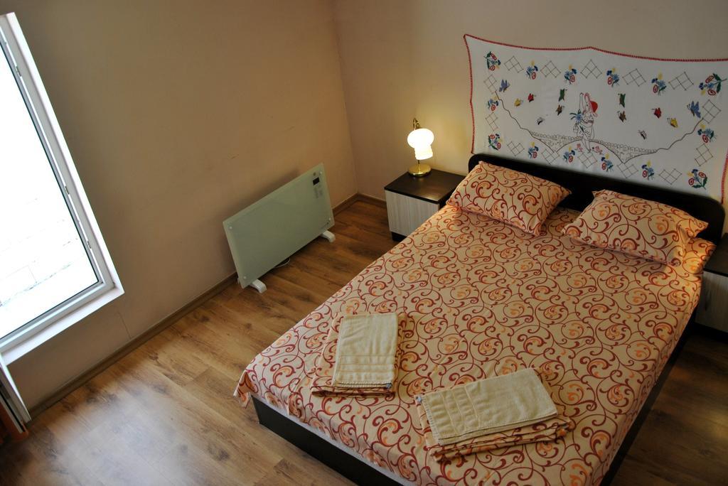 סופיה 10 Coins Hostel & Tours חדר תמונה