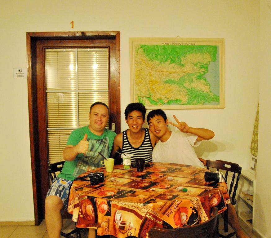 סופיה 10 Coins Hostel & Tours מראה חיצוני תמונה
